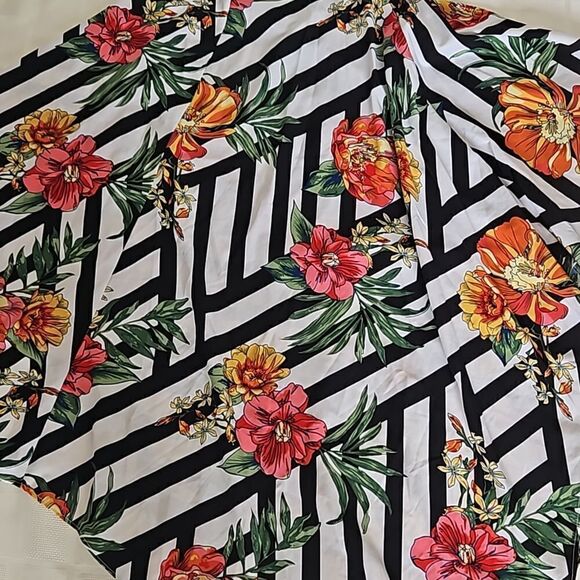 Milk & Honey Women's Tropical Floral Pattern Asymmetric Hem Maxi Dress Small Red - Picture 11 of 16